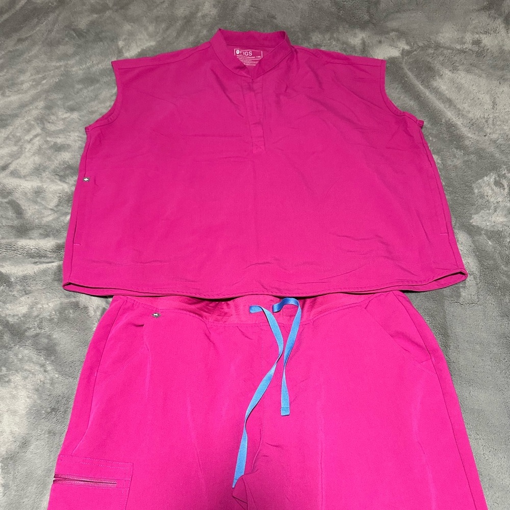 Figs Zamora Jogger pants size 2XL TALL and Rafaela top 2XL. Smoke free home.